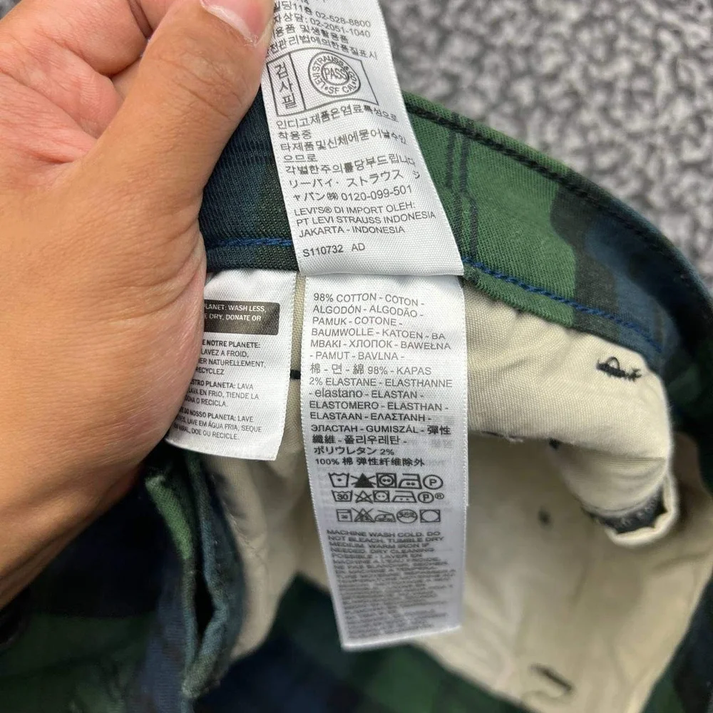 Levis XX Chino Pants Men 32x32 Standard Taper Green Blue Plaid
